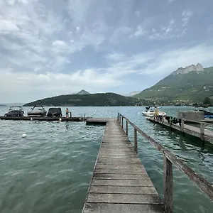 Appartement Le Du D'annecy Avec Les Pieds Dans L Eau, Et Ponton Prive, Duingt